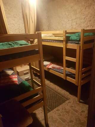 Хостелы Hostel P33 Таллин Кровать в общем номере с 4 кроватями-1
